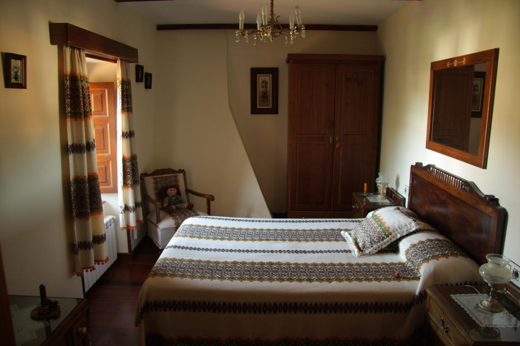 Casa De Sixto Guest House Paderne Room photo